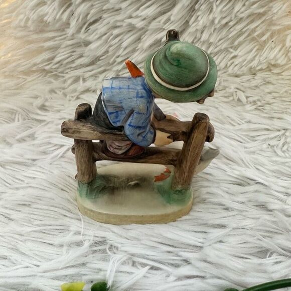 HUMMEL Goebel Barnyard Hero‎ Boy on Fence Figurine Vintage Full Bee TMK 2 RARE - Picture 3 of 8